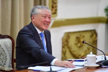 응우옌 호아 빈 상임 부총리가 베트남 국제금융센터(VIFC) 관련 업무 회의에 참석하고 있다. (사진: vnexpress.net)