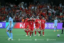  인도를 2-1로 꺾고 기뻐하는 베트남 여자 축구 국가대표팀. (사진: VFF)