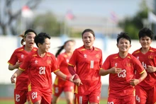 베트남 여자 축구 대표팀이 제33회 동남아시안게임(SEA Games) 준결승전에서 인도네시아를 5-0으로 완파했다. (사진: VNA)