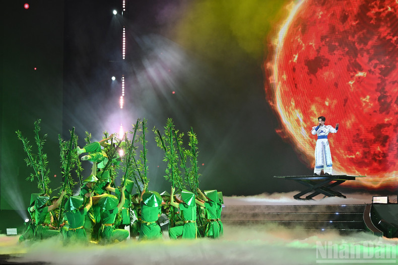 프로그램의 개막 공연.