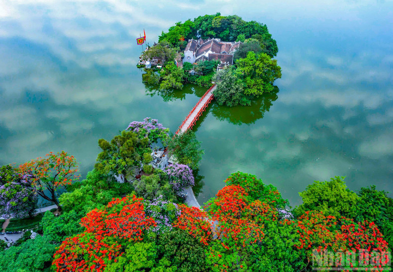 작품: 응옥선 사원 – 하노이의 신성한 문화 상징. 촬영: 응우옌 티 킴 틴