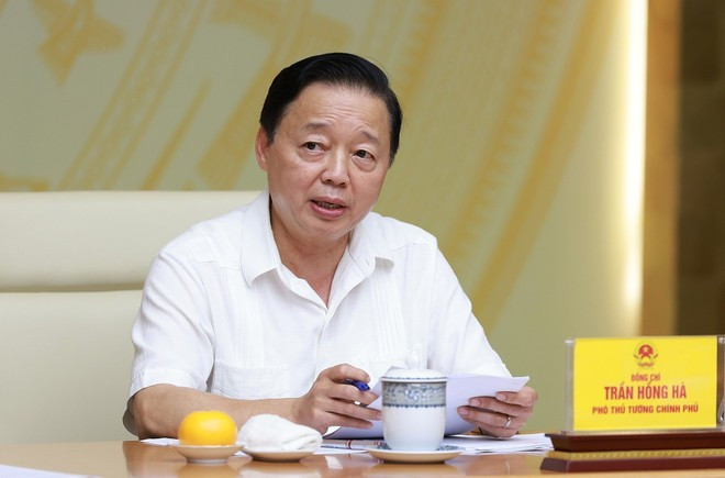 쩐 홍 하(Tran Hong Ha) 부총리 겸 IUU 어업 근절 국가지도위원회 위원장이 7일 제16차 회의를 주재하고 있다. (사진: VNA)