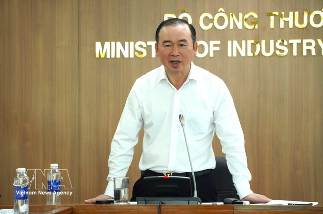 판 반 찌잉 국내시장관리개발국 부국장이 행사에서 발언하고 있다. (사진: VNA)