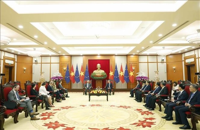 또럼 베트남 공산당 서기장과 안토니우 코스타 유럽이사회 의장 간 회담 모습 (사진: VNA)