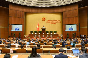 제16기 국회 제1차 임시회의에서 진행되는 전체 토론. (사진: NDO)