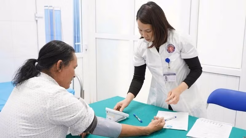 보편적인 병원 진료비 면제 제도의 시행은 모든 사람이 의료 서비스를 보다 쉽게 이용할 수 있도록 할 것입니다.