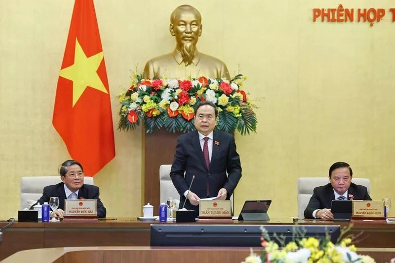 회의에서 발언하는 쩐탄먼 국회의장. (사진: VNA)