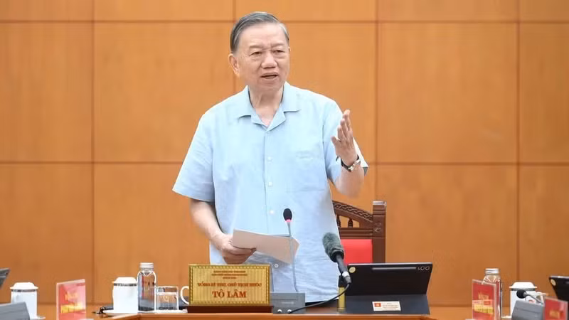 또 럼 당 서기장 겸 국가주석이 25일 과학기술 발전, 혁신 및 디지털 전환 추진을 위한 지도위원회 상임위원 회의에서 발언하고 있다. (사진: NDO)