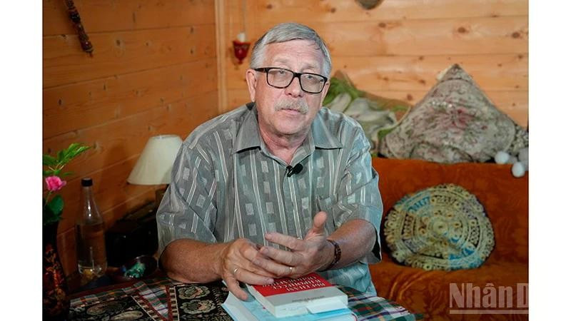 러시아 외무부 산하 외교 아카데미 부교수 겸 역사학 박사인 페트르 츠베토프 러시아-베트남 우호협회 제1부회장. (사진: 쑤언 훙)