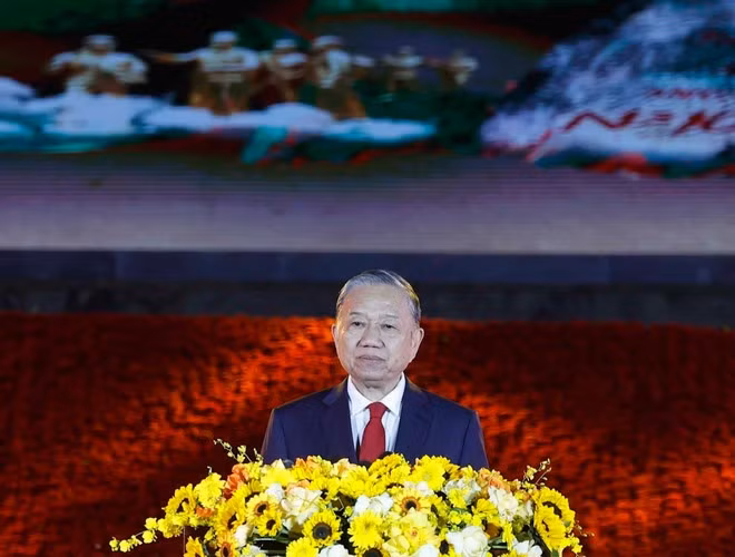 또럼 베트남 공산당 서기장이 28일 까오방성에서 열린 프로그램에서 연설하고 있다. (사진: VNA)