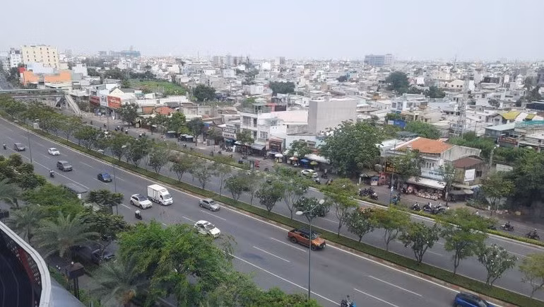 통합 이후 호찌민시의 주요 병목현상 중 하나는 도로교통망에 대한 동기화된 투자가 부족하다는 점이다.