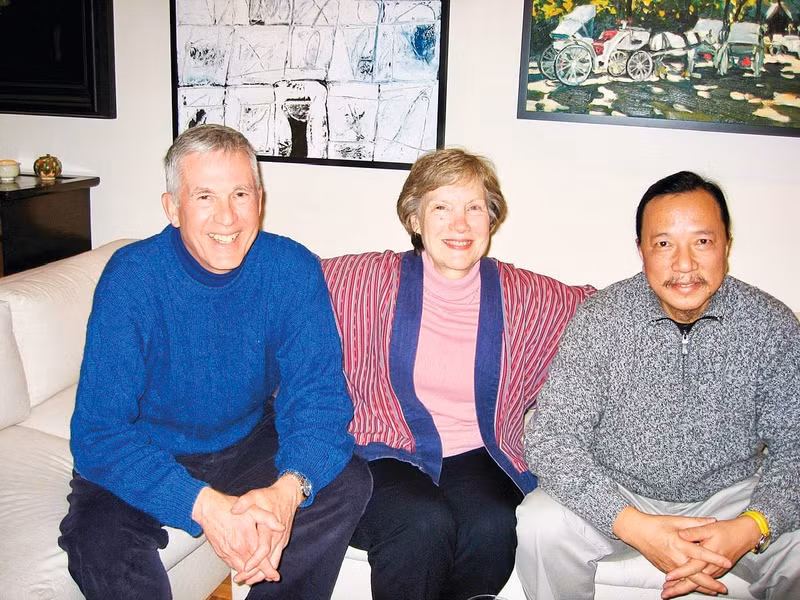 화가 팜 루언(오른쪽)이 2006년 존, 주디와 함께한 모습.