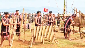 중부 고원지대의 봄은 종종 한 해 동안 열심히 일한 사람들이 충분히 쉴 수 있을 만큼 오래 지속된다.