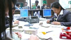 만기 연장을 중심으로 한 채권 시장의 발전은 안정적이고 지속 가능한 자본 조달원을 창출하는 동시에 은행 시스템의 부담을 완화하는 핵심 해법으로 평가받고 있다.