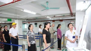 전자 의무기록의 신속한 도입은 의료기관에서 새로운 기술을 진료 및 치료에 적용하는 데 핵심적인 기반이 되고 있으며, 스마트 병원 모델 구축을 위한 토대도 마련하고 있다.