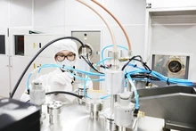 하노이과학기술대학교에서 반도체 칩 생산에 관한 연구가 진행되고 있다.