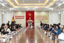 업무 회의 모습.