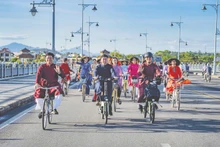 후에시는 종종 아오자이를 기념하는 특별한 날을 지정하곤 한다.