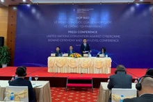 하노이 협약 서명식과 관련한 기자회견 모습