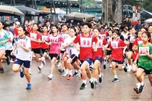 활기찬 생활체육 활동에 나선 청소년들. (사진: baothainguyen.vn)