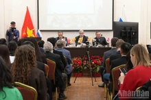 행사에는 양국의 많은 전문가와 학자들이 참석했다. (사진: XUAN HUNG)