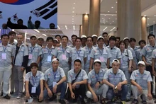 한국에서 근무하는 노동자들. (자료 사진: Colab)