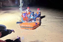 베트남은 최근 기후 변화로 인해 최악의 홍수 피해를 겪고 있다.