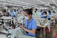 꽝응아이성에 위치한 의류 제조 시설. (사진: 민 코이)