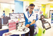 TMA 테크놀로지 그룹과 꽝쭝 소프트웨어 시티가 자사의 기술 제품을 선보였다.