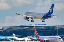 베트남 노이바이 국제공항에 있는 항공기.