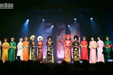 행사에서 진행된 아오자이 공연.