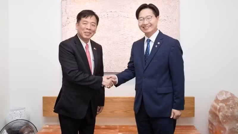 부 호 대사는 지난 6월2일 구혁채 한국 과학기술정보통신부 제1차관과 면담을 갖고, 한·베 과학기술 및 혁신 협력 방안을 논의했다. (사진: 주한 베트남 대사관 제공)