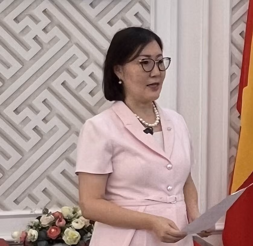 간바타르 훌란 주베트남 몽골 대사가 행사에서 연설하고 있다. (사진: 민 지앙)