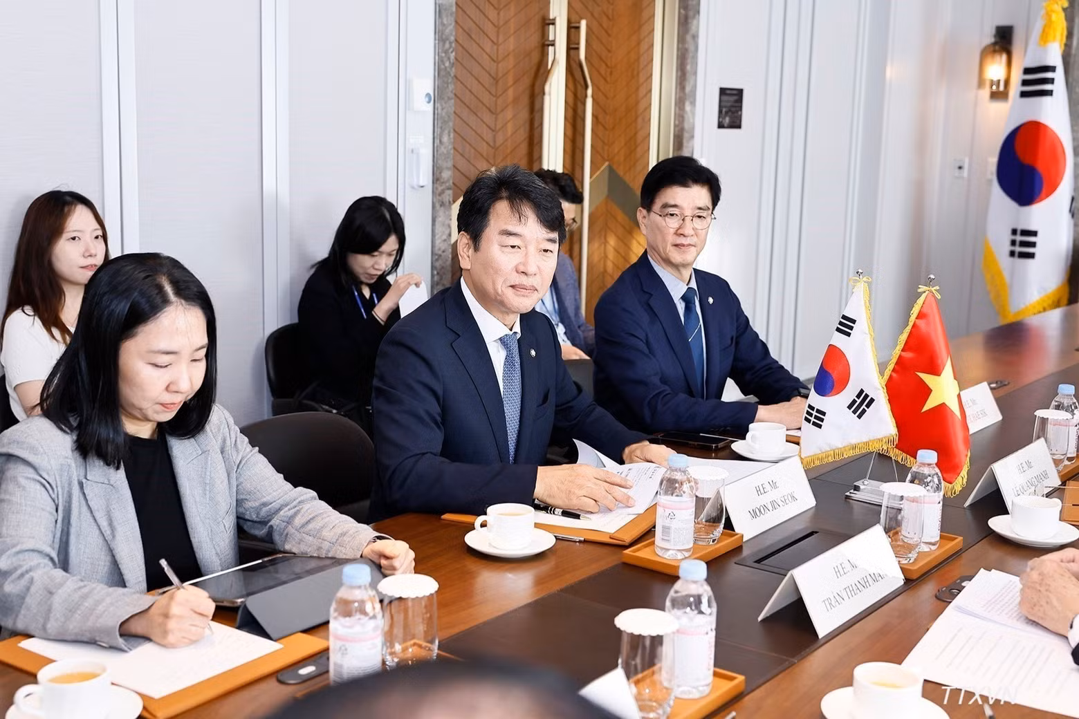 발언하는 문진석 한베의원친선협회 회장.