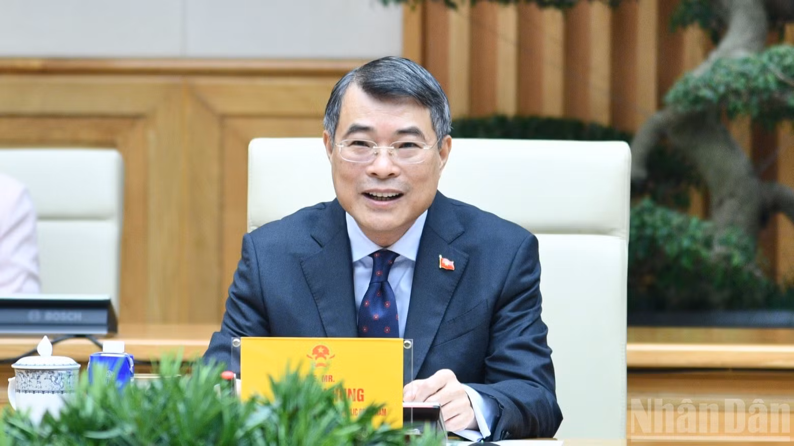접견에서 발언하는 레 민 흥 총리.