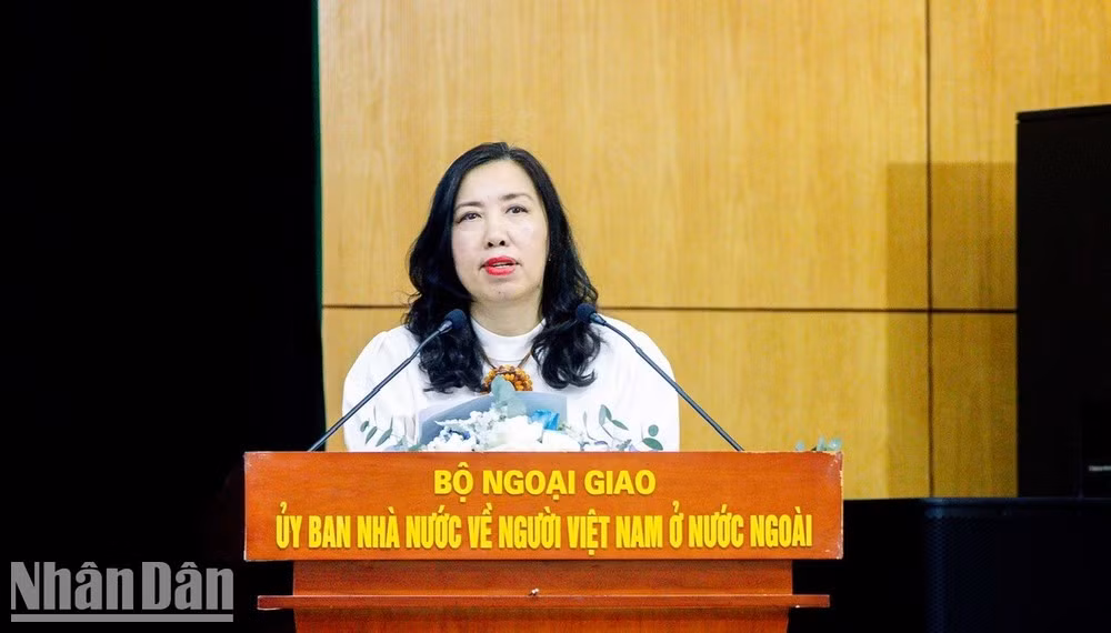 레 티 투 항 외교부 차관이 워크숍에서 발언하고 있다. (사진: NDO)