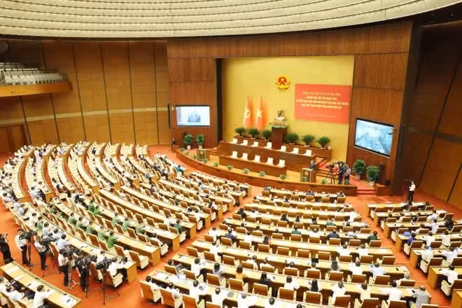 13일 열린 제14기 당 중앙위원회 제2차 전체회의 결의안 학습·전파·실행을 위한 전국회의 (사진: VNA)