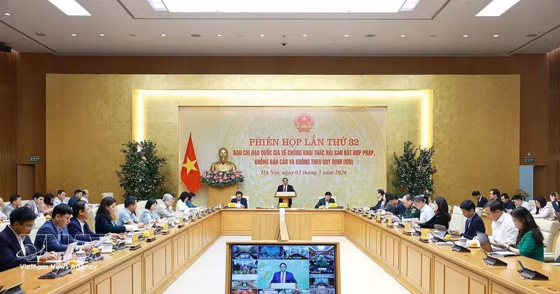 팜 민 찐 총리가3일 열린 제32차 국가 불법·비보고·비규제(IUU) 어업 근절 국가지도위원회 회의에서 발언하고 있다. (사진: VNA)