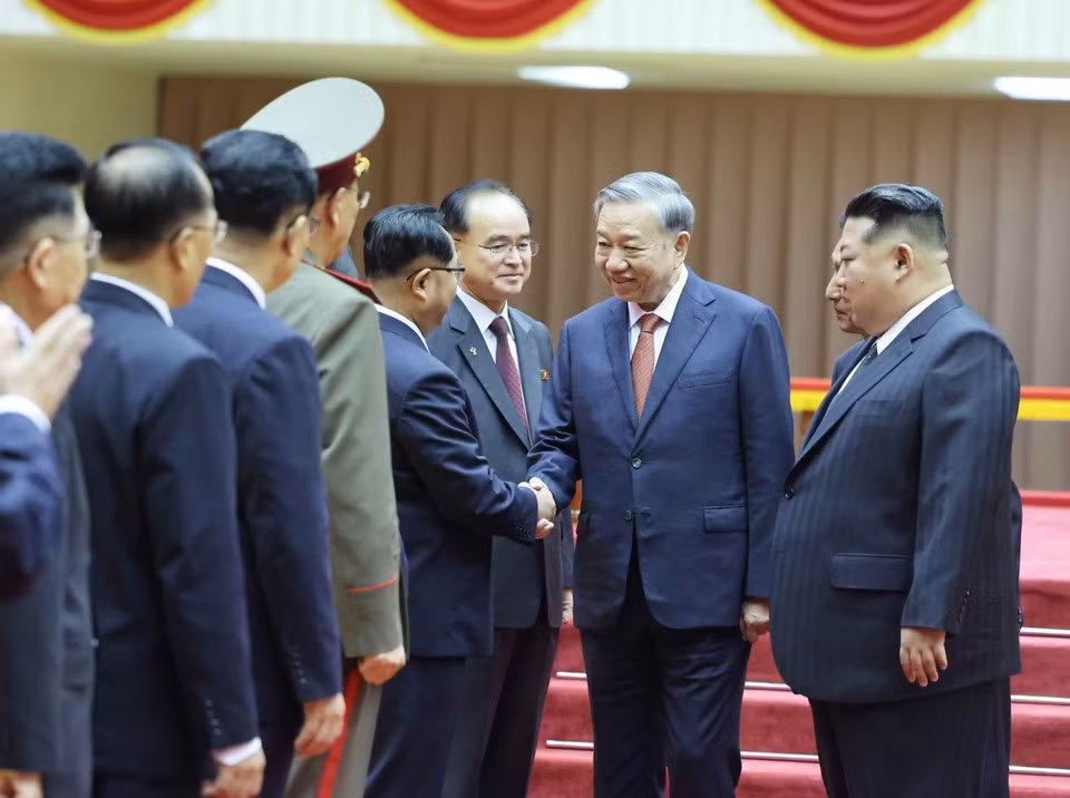 vna-potal-le-don-tong-bi-thu-to-lam-tham-cap-nha-nuoc-toi-chdcnd-trieu-tien-8327366.jpg