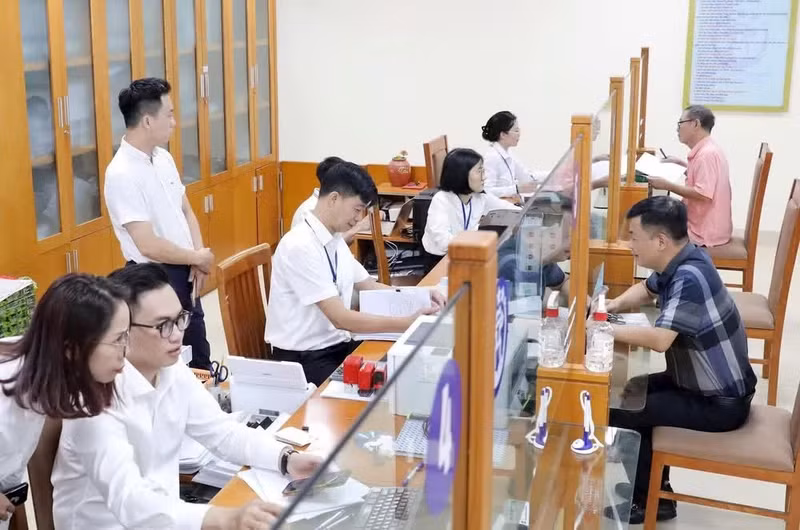 "중간 단계가 제거되면 업무량이 사라지는 것이 아니라, 오히려 그 부담이 모두 기초 현장으로 전가됩니다."