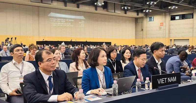 응오 레 반 베트남 외교부 차관 겸 베트남 유네스코 국가위원회 위원장이 회의에서 발언하고 있다. (사진: 외교부)