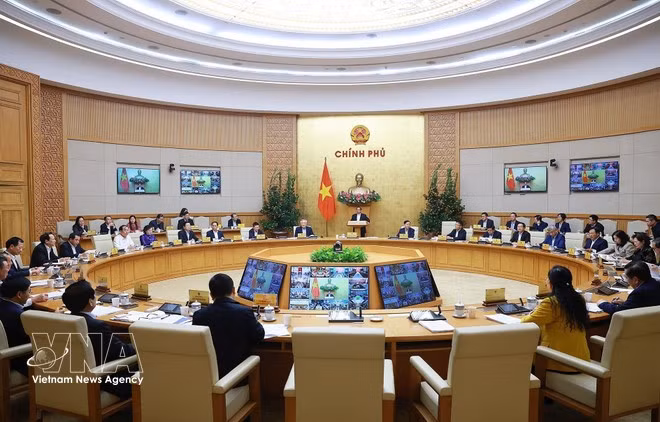2026년 1월 정부 정례회의가 지방과 온라인으로 연결되어 진행되고 있다. (사진: VNA)