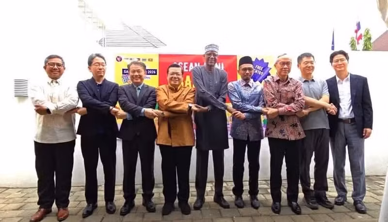 ASEAN+3 박람회에 참석한 아세안 국가 대사들과 대표단. (사진: 주나이지리아 베트남 대사관 제공)