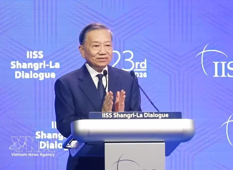  제23차 샹그릴라 대화 개막식에서 기조 연설을 하는 또 럼 베트남 공산당 중앙위원회 서기장 겸 국가주석. (사진: VNA)