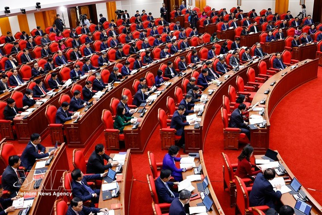 제14기 당 중앙위원회 제2차 회의에 참석한 대표자들. (사진: VNA)