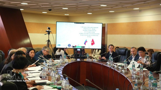 대회 심사위원단 (사진: VNA)