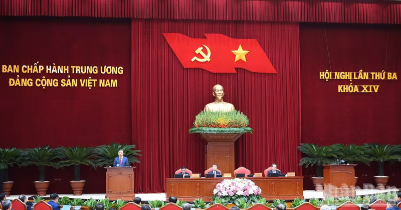 제14기 중앙위원회 제3차 전체회의. (사진: ĐĂNG KHOA)