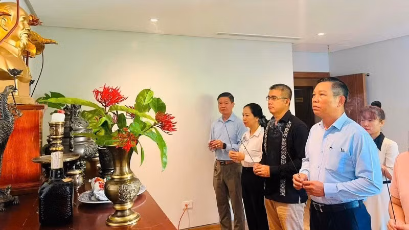 해외공관도 추모 행사...베네수 대사관, 전몰장병에 헌화·분향 