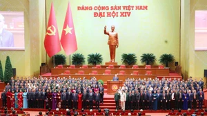 제14차 전국 당대회에서 선출된 제14기 당 중앙위원회 의원들.(사진: VNA)