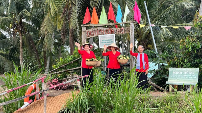 꼰호 지역 주민들은 손상되지 않은 자연 환경을 바탕으로 지역사회 기반 관광을 발전시키고 있다.